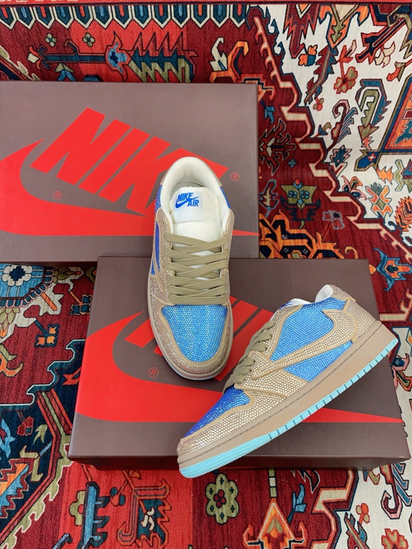 ナイキ靴正面デザイン